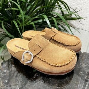 New Minnetonka Women's Suede Buckle Clogs  Size 7.5